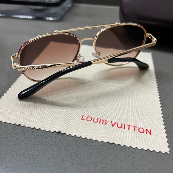 LV Aviator glasses - Picture 1 of 13